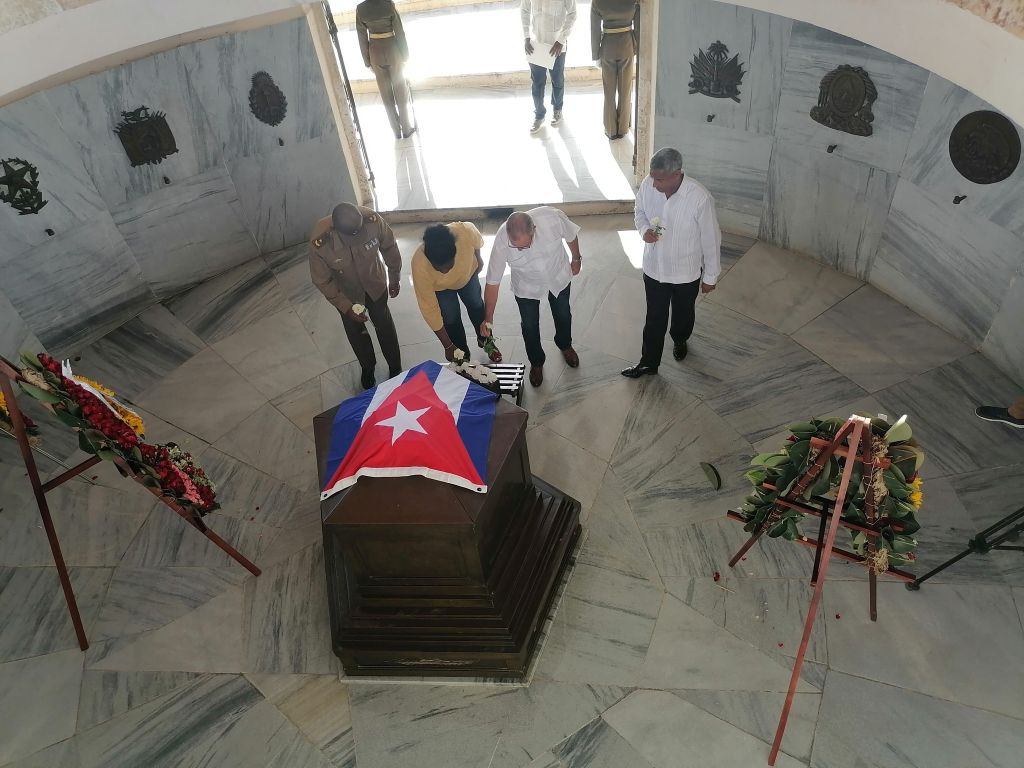 Homenaje a Martí en el 131 aniversario de su caída en combate.