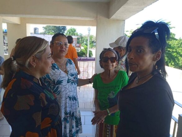 entrega de viviendas en Santa Clara.
