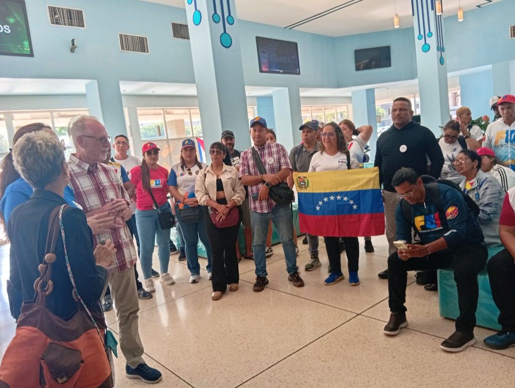 Solidarios con Cuba se encuentran en el Palacio Central de Computación.