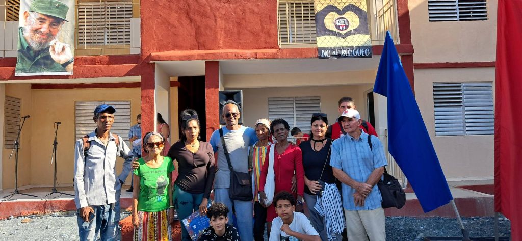 entrega de viviendas en Santa Clara.