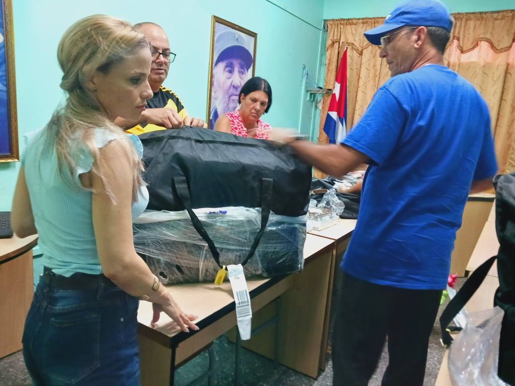 donativo desde EEUU en pediátrico de Pinar del Río.