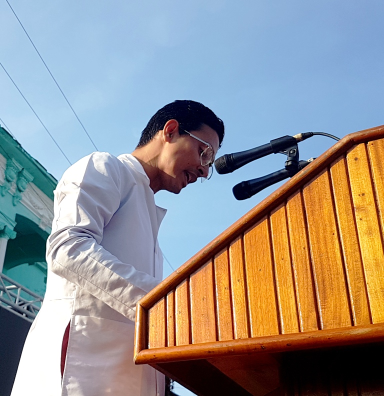 Pueblo cubano ratifica apoyo a Raúl Castro en tribunas masivas