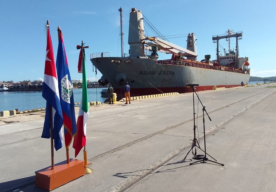 En puerto cubano nueva carga solidaria procedentes de México y Belice 