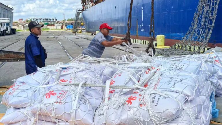 Cuba denounces that U.S. oil embargo is hindering food and medicine distribution