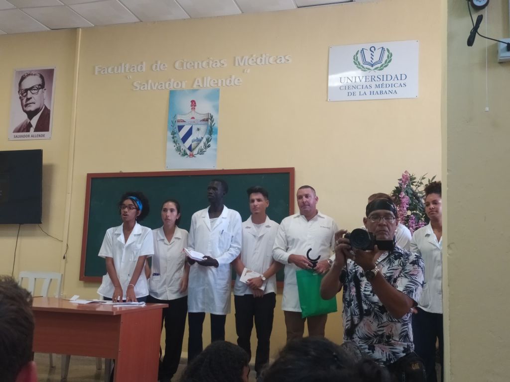 Sniper Yiet Kuon Bit estudiante sudanés de medicina en Cuba.