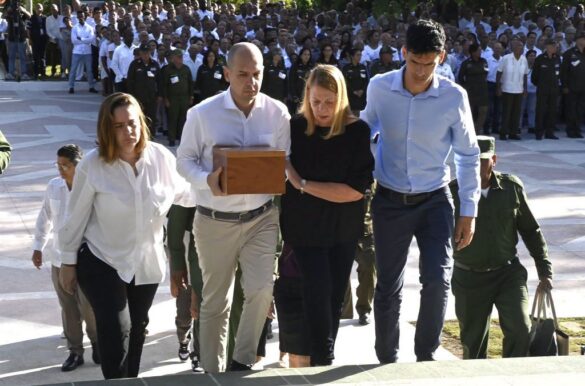 Viuda e hijos de Ramiro Valdés Menéndez