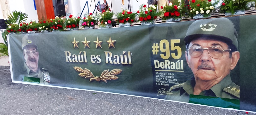 tribuna antimperialista de apoyo a Raúl en Cienfuegos