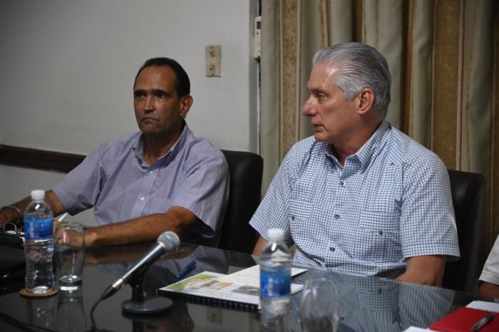 Díaz-Canel visita los municipios de San Miguel del Padrón y Diez de Octubre