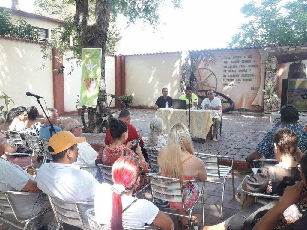 Feria del Libro en Granma
