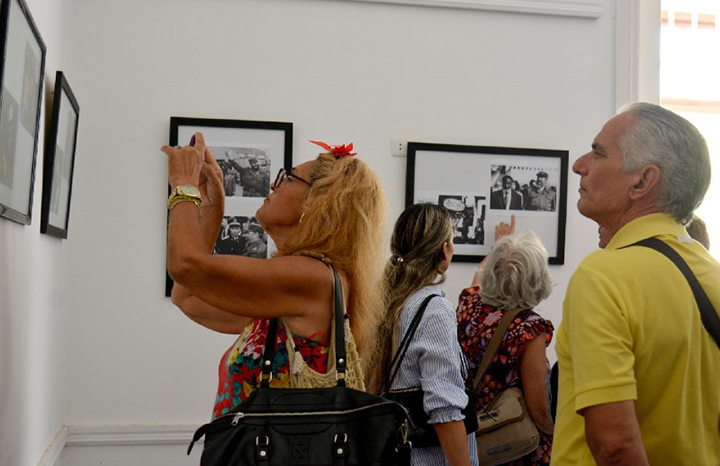"Junto a Fidel": En imágenes la prensa cubana rinde tributo al Comandante