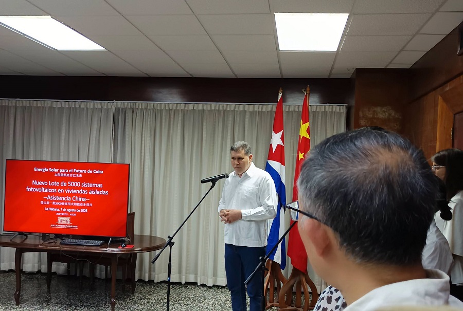 China realiza nuevo donativo de sistemas fotovoltaicos para garantizar respaldo energético en zonas rurales