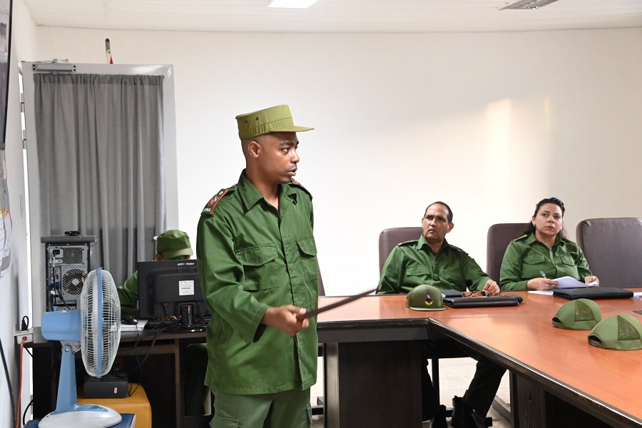 Prepararnos para la defensa desde tiempos de paz, junto al seguimiento de otras prioridades