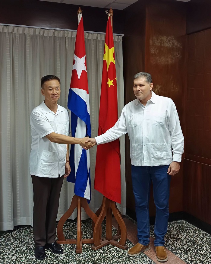 China realiza nuevo donativo de sistemas fotovoltaicos para garantizar respaldo energético en zonas rurales