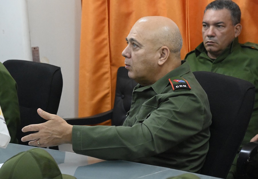 Participa Miguel Díaz-Canel en jornada por el Día Nacional de la Defensa