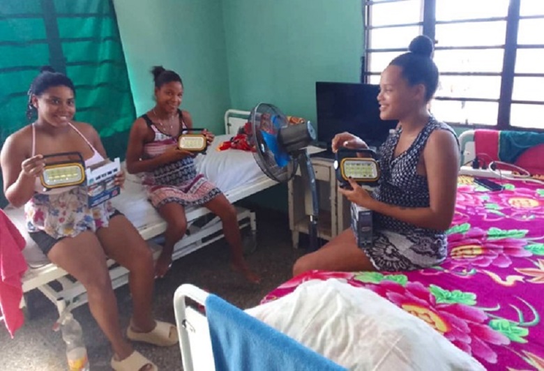 PNUD envía más de 16 000 lámparas recargables para apoyar a familias en Cuba