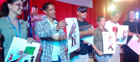 Responsables de talleres fueron congratulados con obras relacionadas con Freire