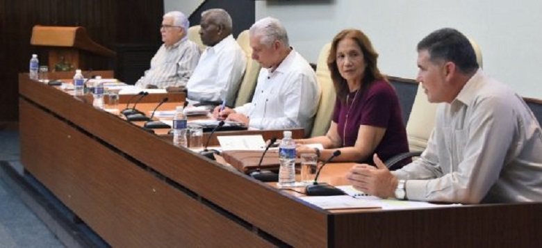 Examinó Consejo de Estado implementación de las transformaciones económicas y sociales