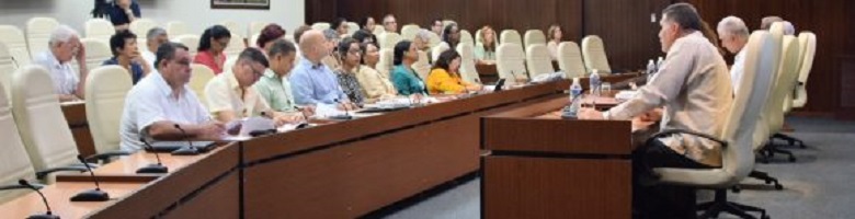 Examinó Consejo de Estado implementación de las transformaciones económicas y sociales