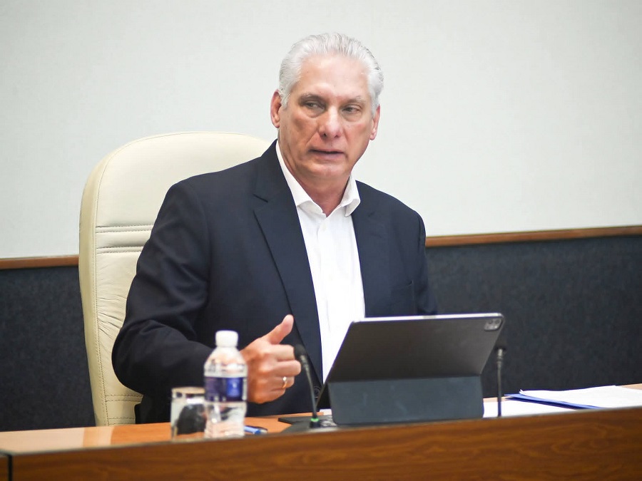 Presidente cubano ratifica confianza en el sistema empresarial estatal del país