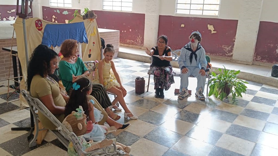 Los Pinos abrió sus puertas al arte y recibió con entusiasmo a protagonistas de "Entre Aguas"