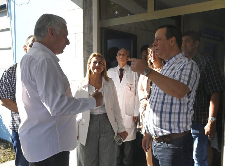Díaz-Canel a personal de la Salud: “Ustedes son parte de nuestra victoria en la ONU”